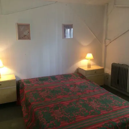 L Eiffel Apartment